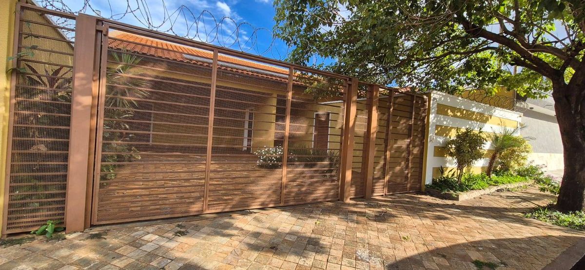 Casa com 4 Quartos, Parque Residencial Lagoinha - Ribeirão Preto - Casa em Parque Residencial Lagoinha, Ribeirão Preto - para locação - Locca Imóveis