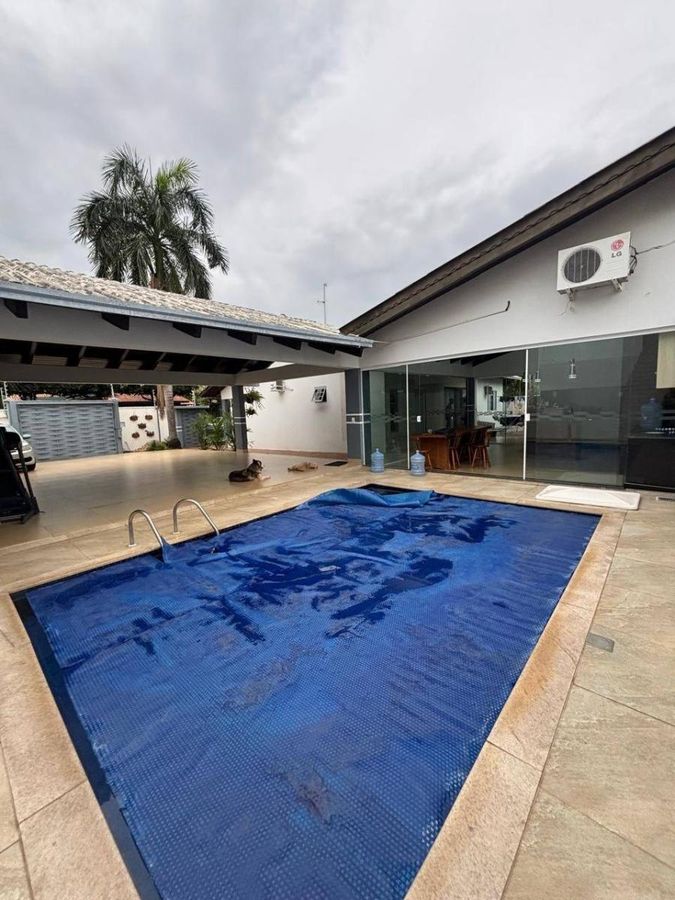 Casa com 5 quartos, 1 suíte