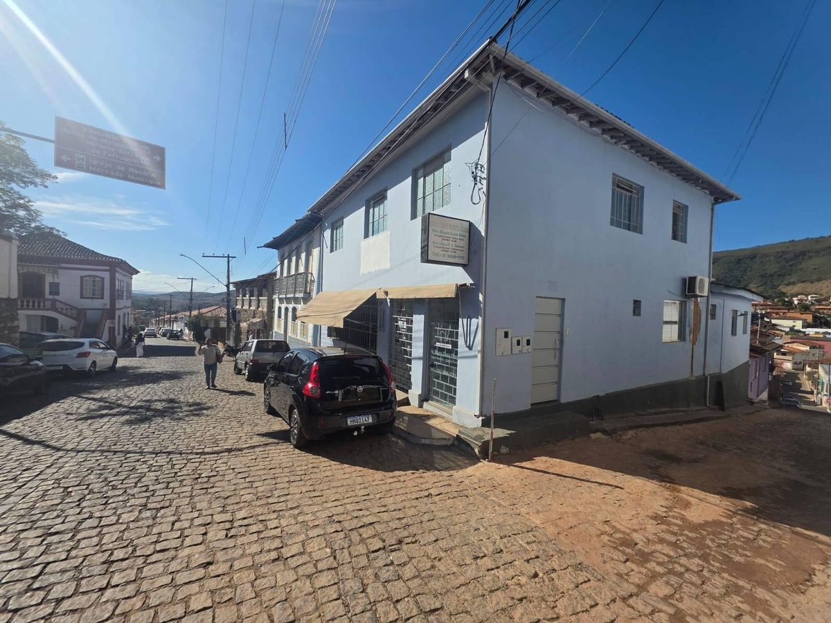 ALUGA-SE APARTAMENTO 4 QUARTOS NO BAIRRO ROSÁRIO CONCEIÇÃO DO MATO DENTRO