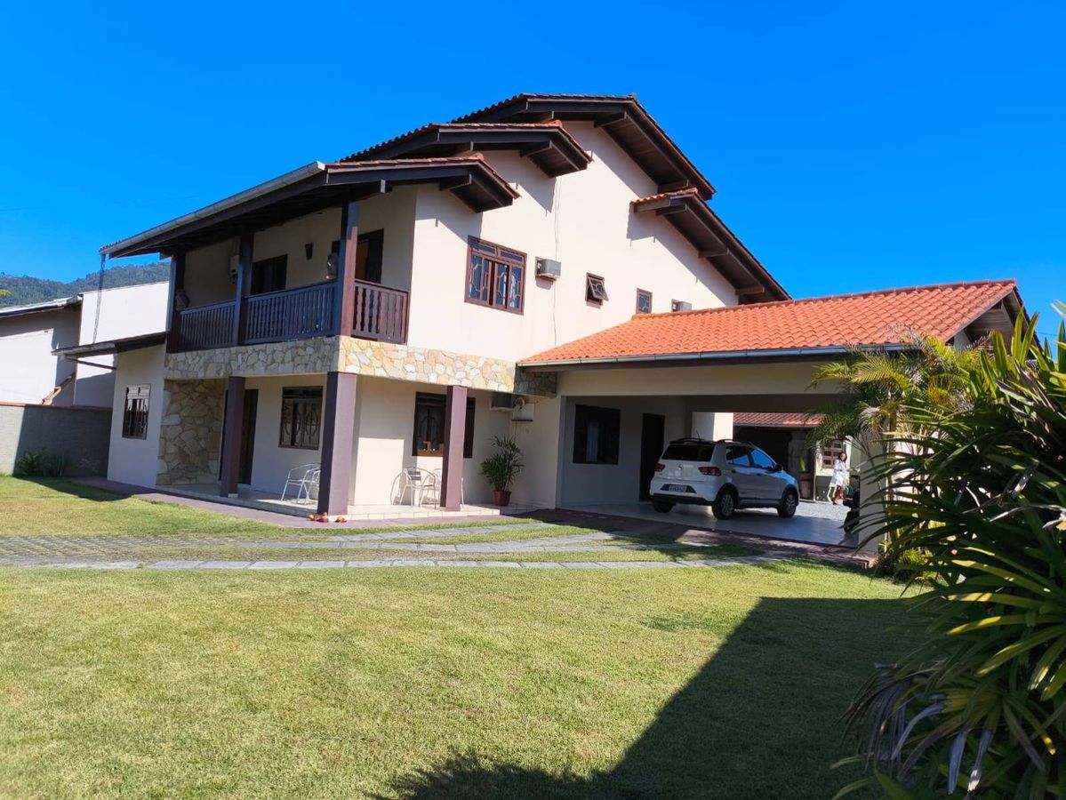 CASA COM 2 LOTES | JARAGUÁ 99 - Casa em Jaraguá 99, Jaraguá do Sul - à venda - Franco Imóveis