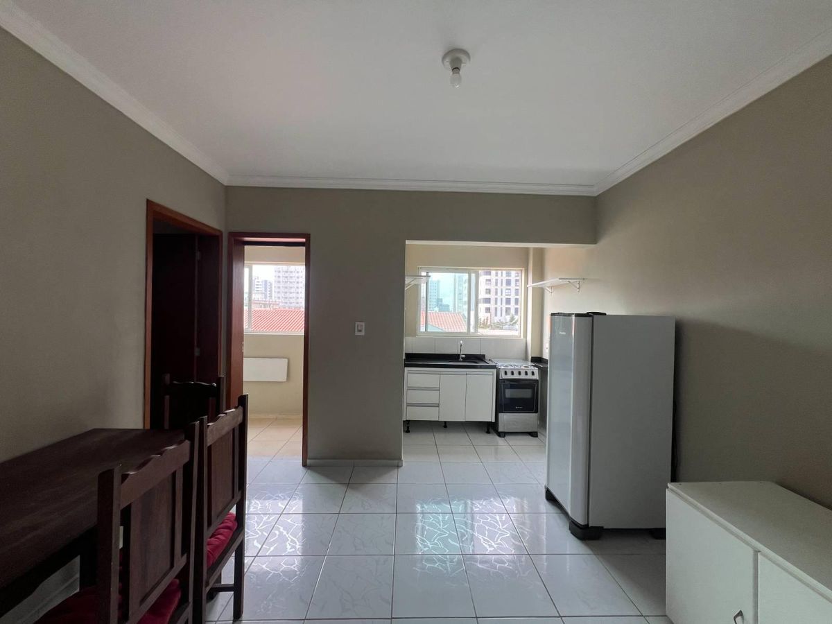 Apartamento com 1 dormitório no Res. Ema no Centro de Navegantes/SC