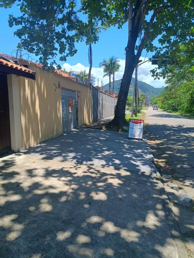 Casa no bairro martin de sá-caragutatuba-sp