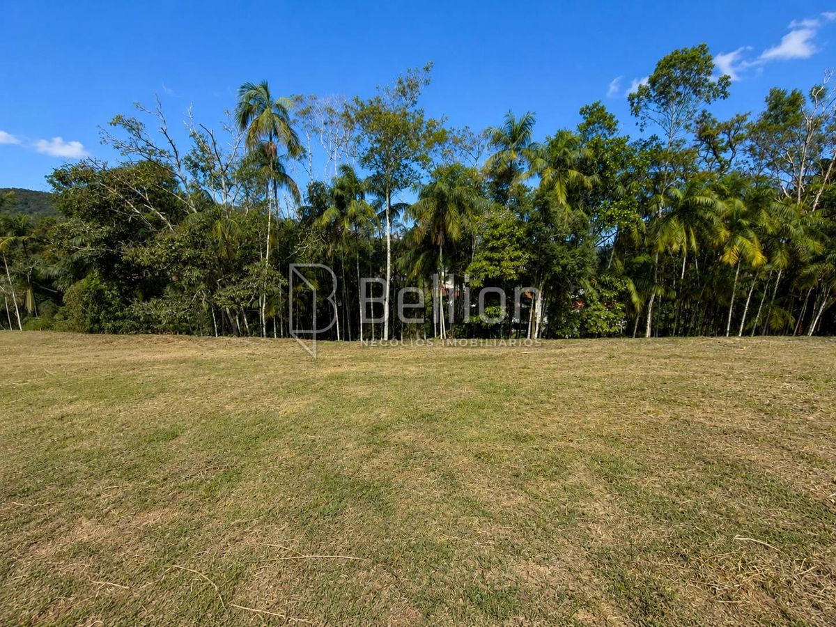 Terreno de 450 m² à Venda Próximo ao Centro de Timbó