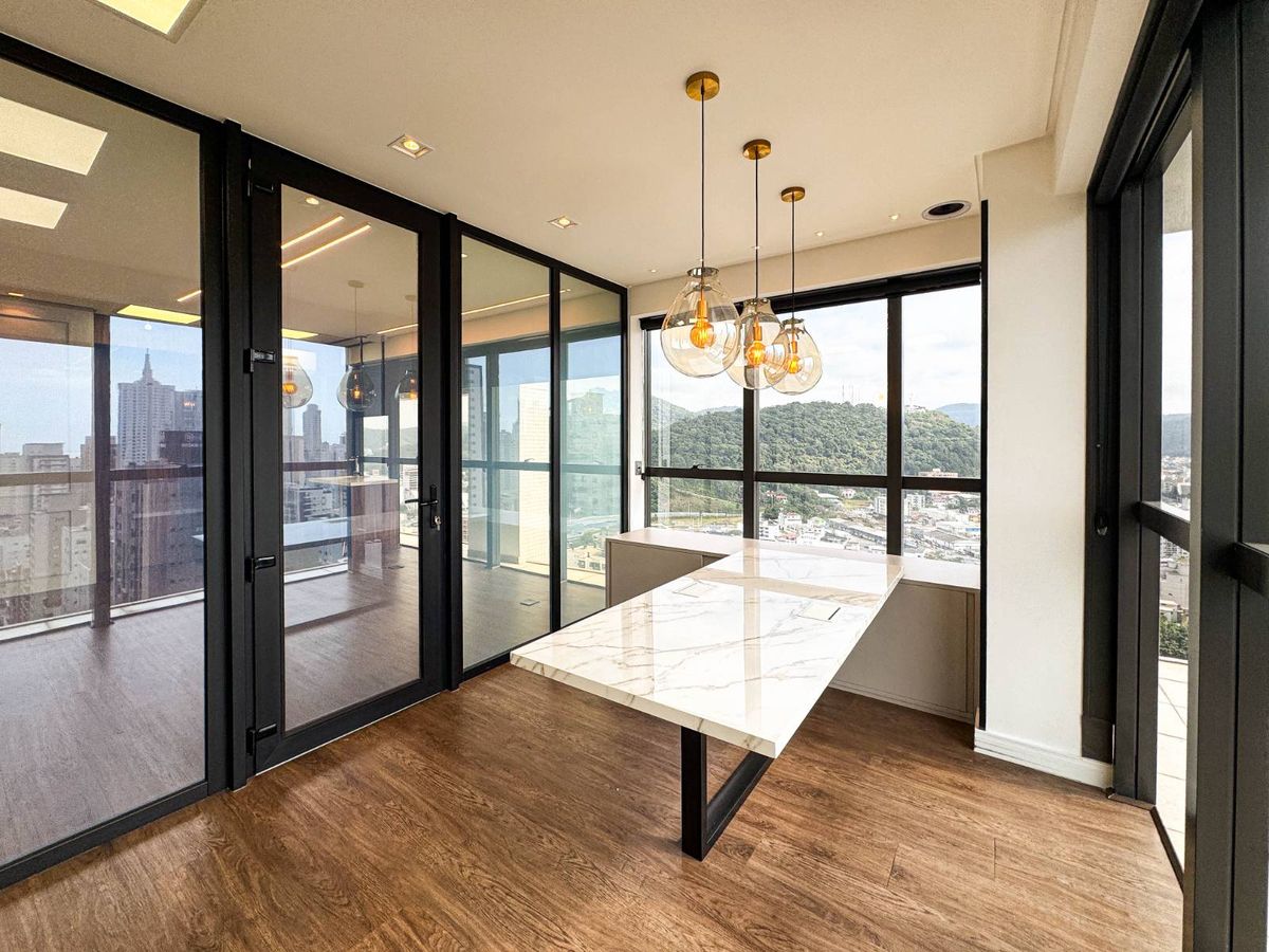 Sala Comercial Mobiliada para Alugar no Benvenutti Business Center – Balneário Camboriú - Salas Comerciais em Centro, Balneário Camboriú - para locação - Desc Imóveis