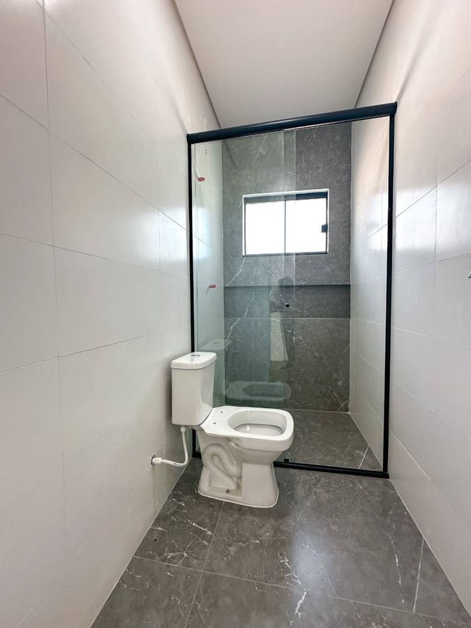 Geminado de Esquina com 1 Suíte + 2 Quartos no bairro Amizade