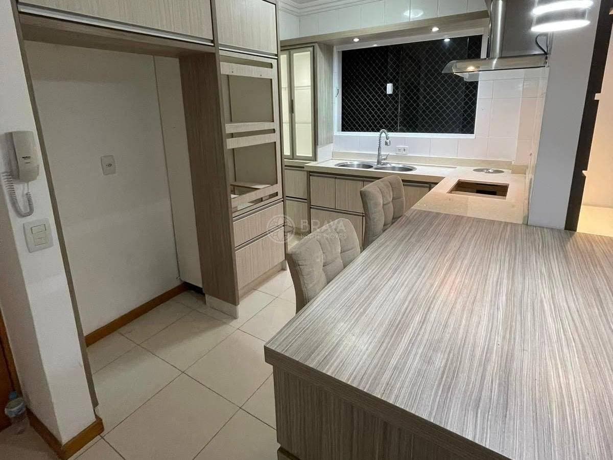 APARTAMENTO NO EDIFÍCIO BELLE VILLE - SÃO JOÃO, ITAJAÍ - Apartamento em São João, Itajaí - para locação - Brava Norte Imóveis
