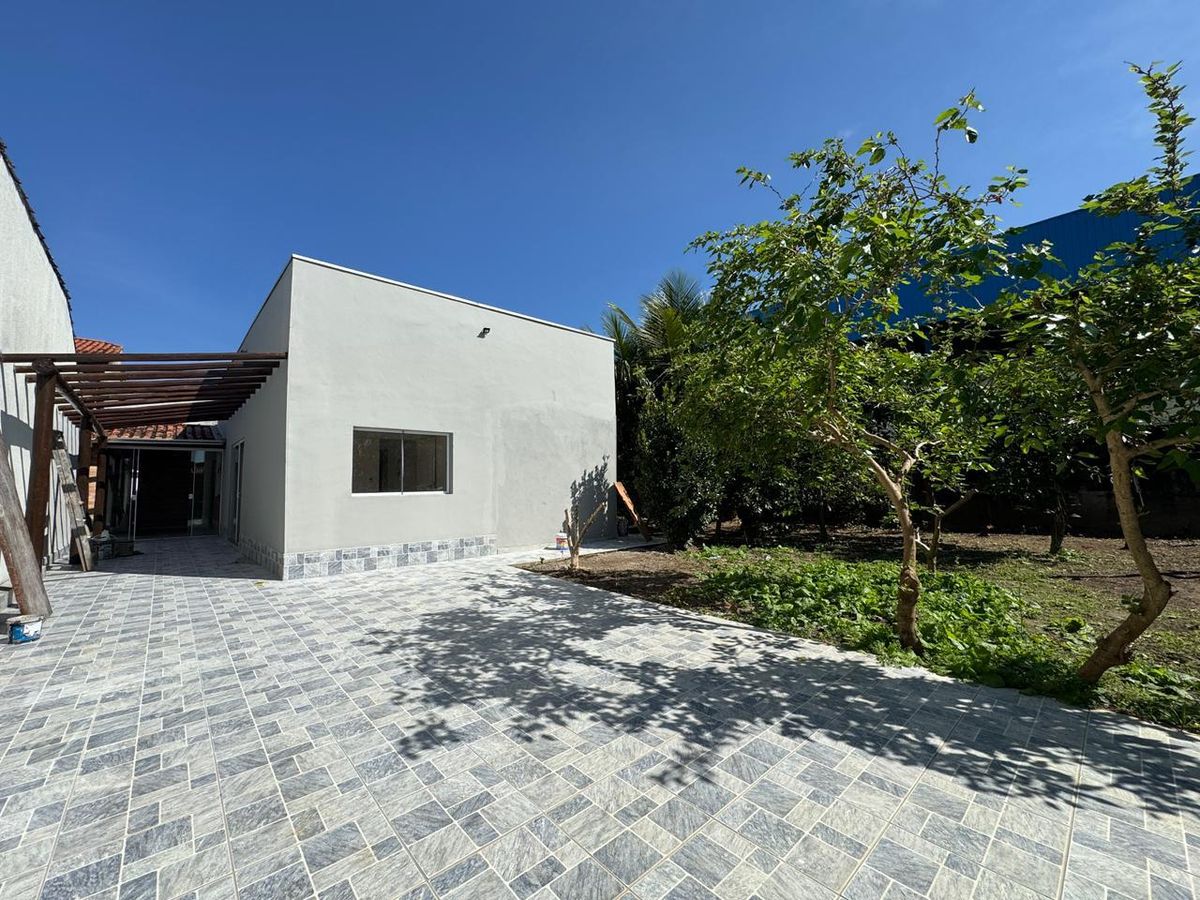 CASA À POUCOS METROS DA PRAIA| BAIRRO PORTO NOVO-CARAGUATATUBA-SP
