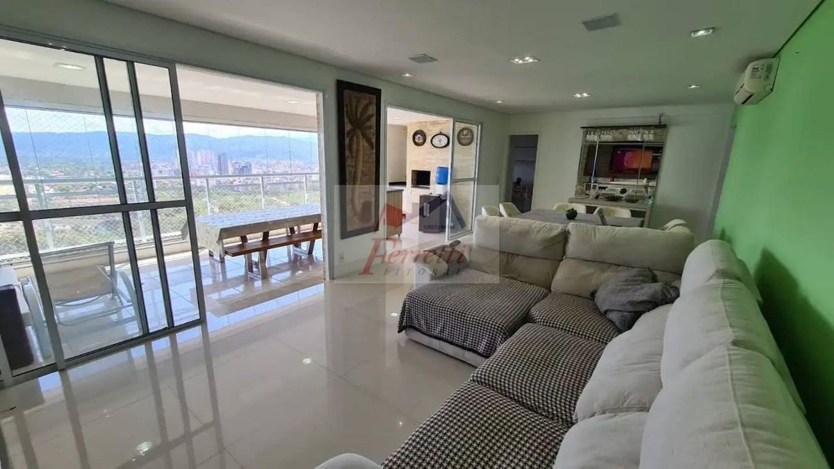 Apartamento com 3 suítes à venda na praia da Enseada Guarujá SP