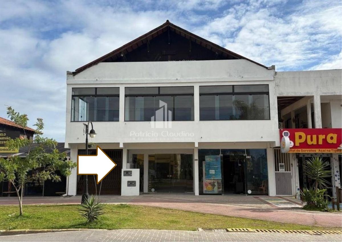 Sala Comercial Térrea com 360 M² com Localização Estratégica em Itapoá Sc!