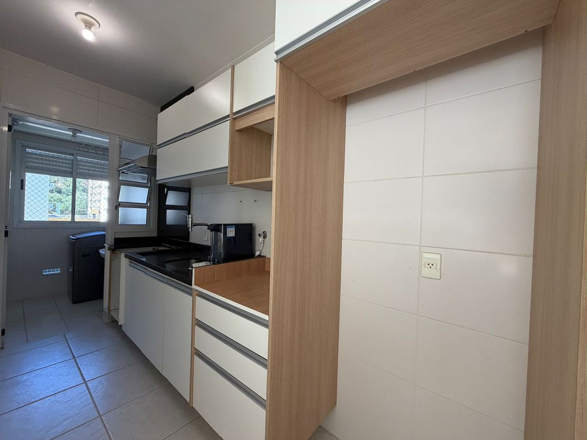 Apartamento a venda com 3 dormitórios, sendo 1 suíte no bairro Itacorubi, Florianópolis - Apartamento em Itacorubi, Florianópolis - à venda - Conceito Imóveis