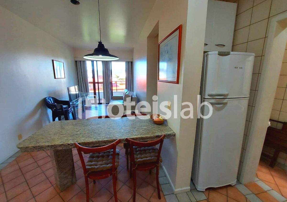 Lindo apartamento de dois quartos em aluguel anual no condomínio frente mar Merit Plaza