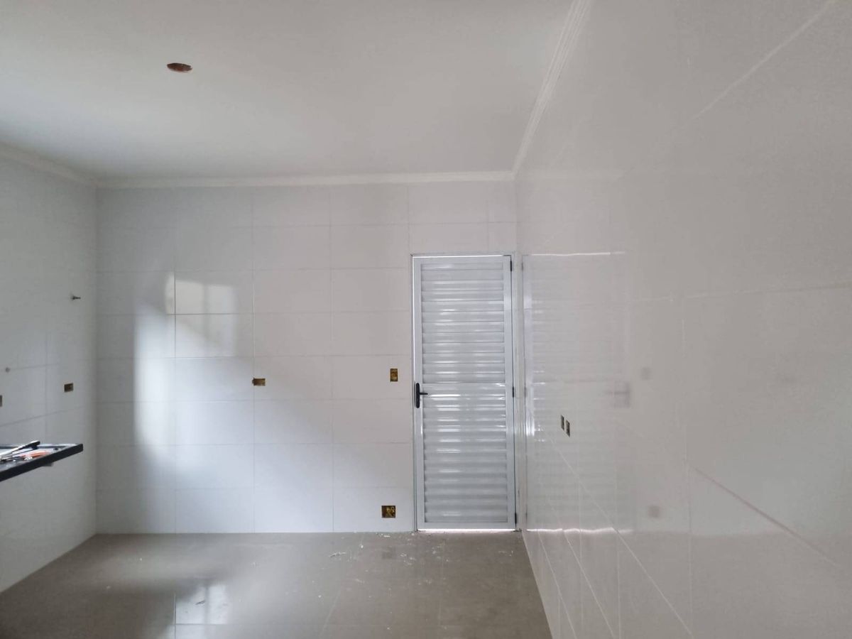 Sobrado com 3 quartos à Venda, Jardim Santa Bárbara - Guarulhos