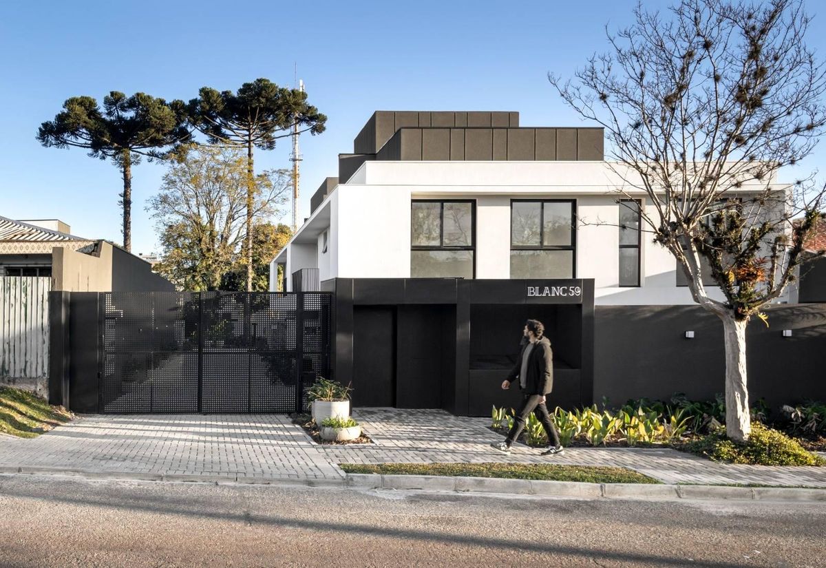CASA ALTO PADRAO MOBILIADA EM CONDOMINIO . - Casa de Condomínio em Guabirotuba, Curitiba - à venda - EMG&J Assessoria Imobiliária Ltda