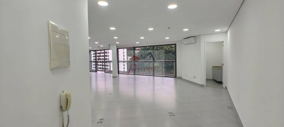 Sala comercial com 111m² para alugar no bairro Valongo - Santos/SP