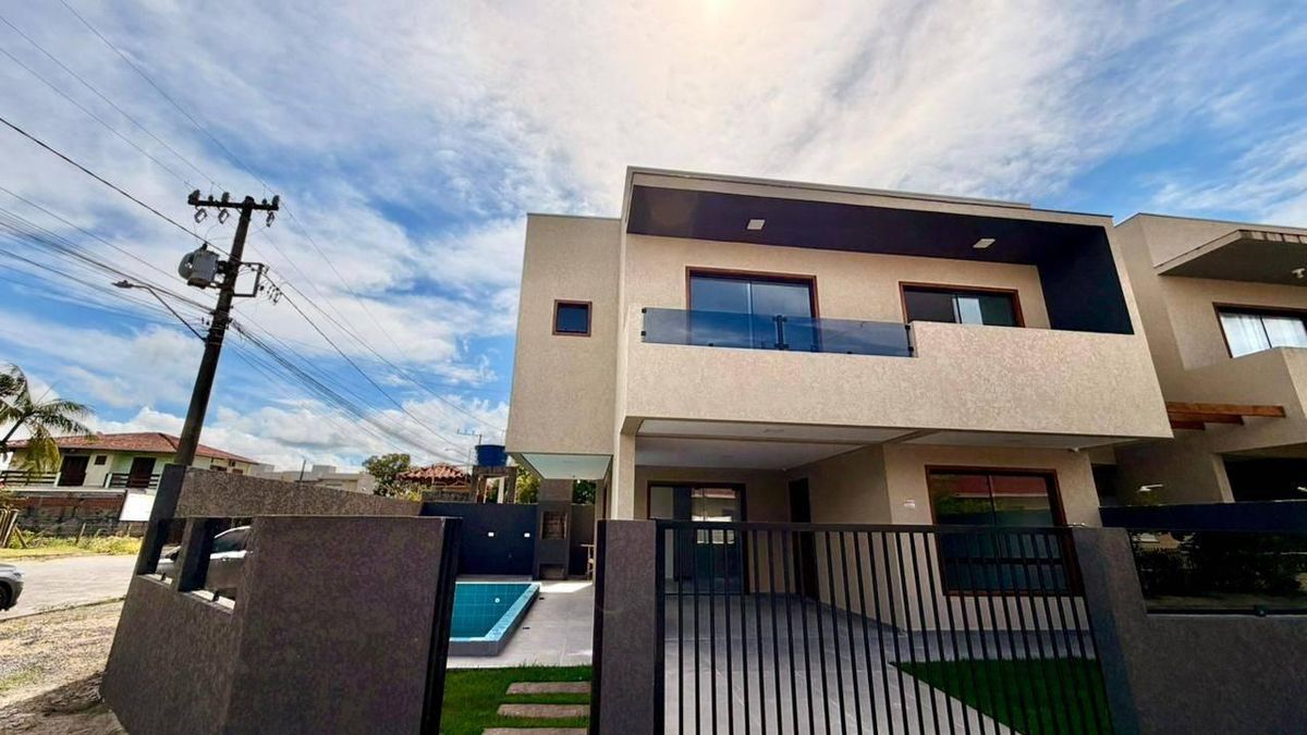 Sobrado com 3 dormitórios à venda, 121 m² por R$ 869.000,00 - Cambiju - Itapoá/SC - Sobrado em Cambiju, Itapoá - à venda - Nossa Praia Imóveis