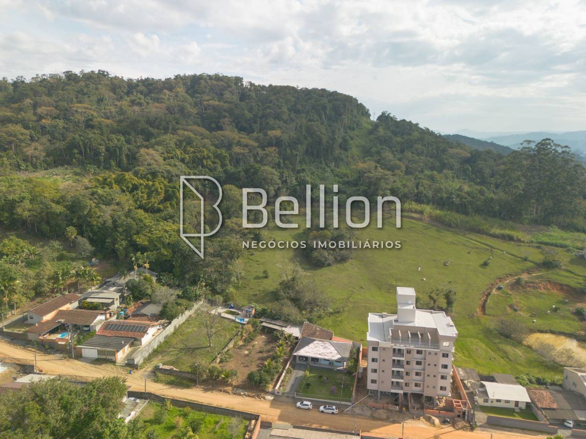 Casa à Venda em Indaial 200 m², 3 Quartos e Terreno de 600 m²