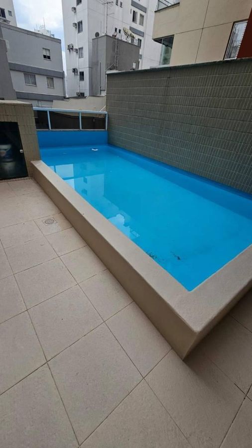 APARTAMENTO DIFERENCIADO COM PISCINA PRIVATIVA | QUADRA MAR NO ED BARCELONA EM BALNEÁRIO CAMBORIU/SC - Apartamento Diferenciado em Centro, Balneário Camboriú - à venda - Hárpia Imóveis