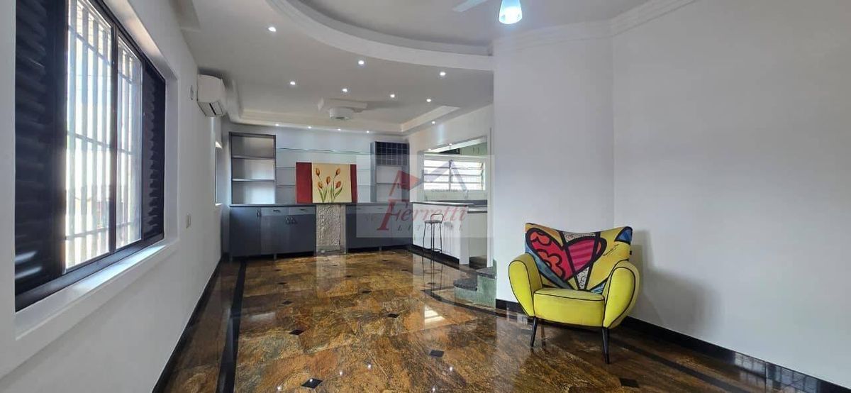 Casa  com 3 dormitórios à venda no bairro Macuco - Santos/SP