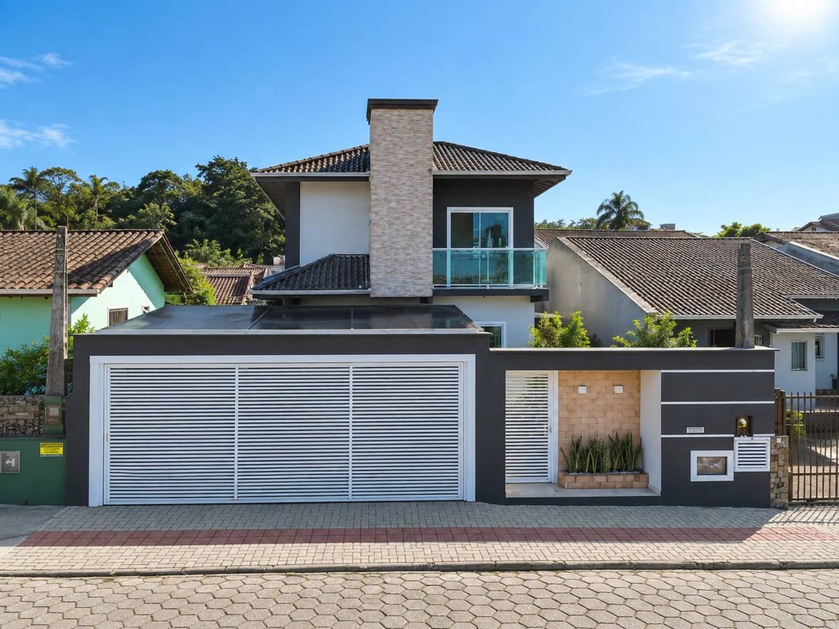 Casa/sobrado com 3 dormitórios, à venda no Parque Guarani - Joinville - Casa em Parque Guarani, Joinville - à venda - IMOBILIARIA BORBA