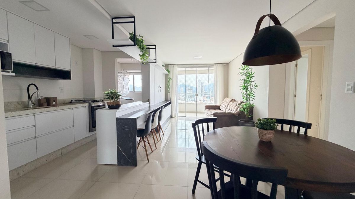 Apartamento mobiliado para locação, 2 quartos (sendo 2 suítes), 2 vagas, Edifício Residencial Lago Di Garda, Bairro Fazenda, Itajaí-SC - Apartamento em Fazenda, Itajaí - para locação - I3 CORRETORES ASSOCIADOS S/S