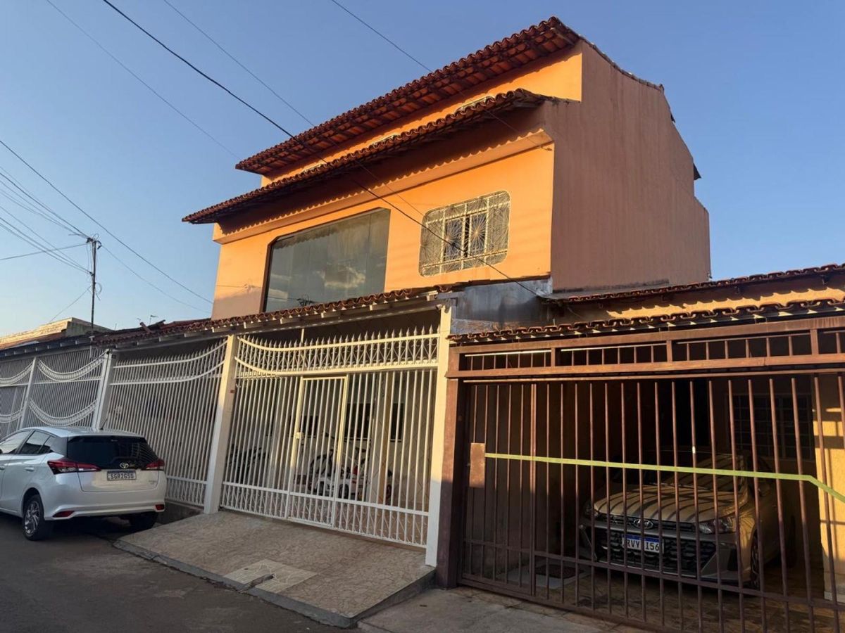 Sobrado à Venda na QNP 13, Conjunto T | 6 Quartos | Churrasqueira | Espaço de Lazer | Financiável | FGTS - Casa em Ceilândia Norte (Ceilândia), Brasília - à venda - Milton Aparecido Correa