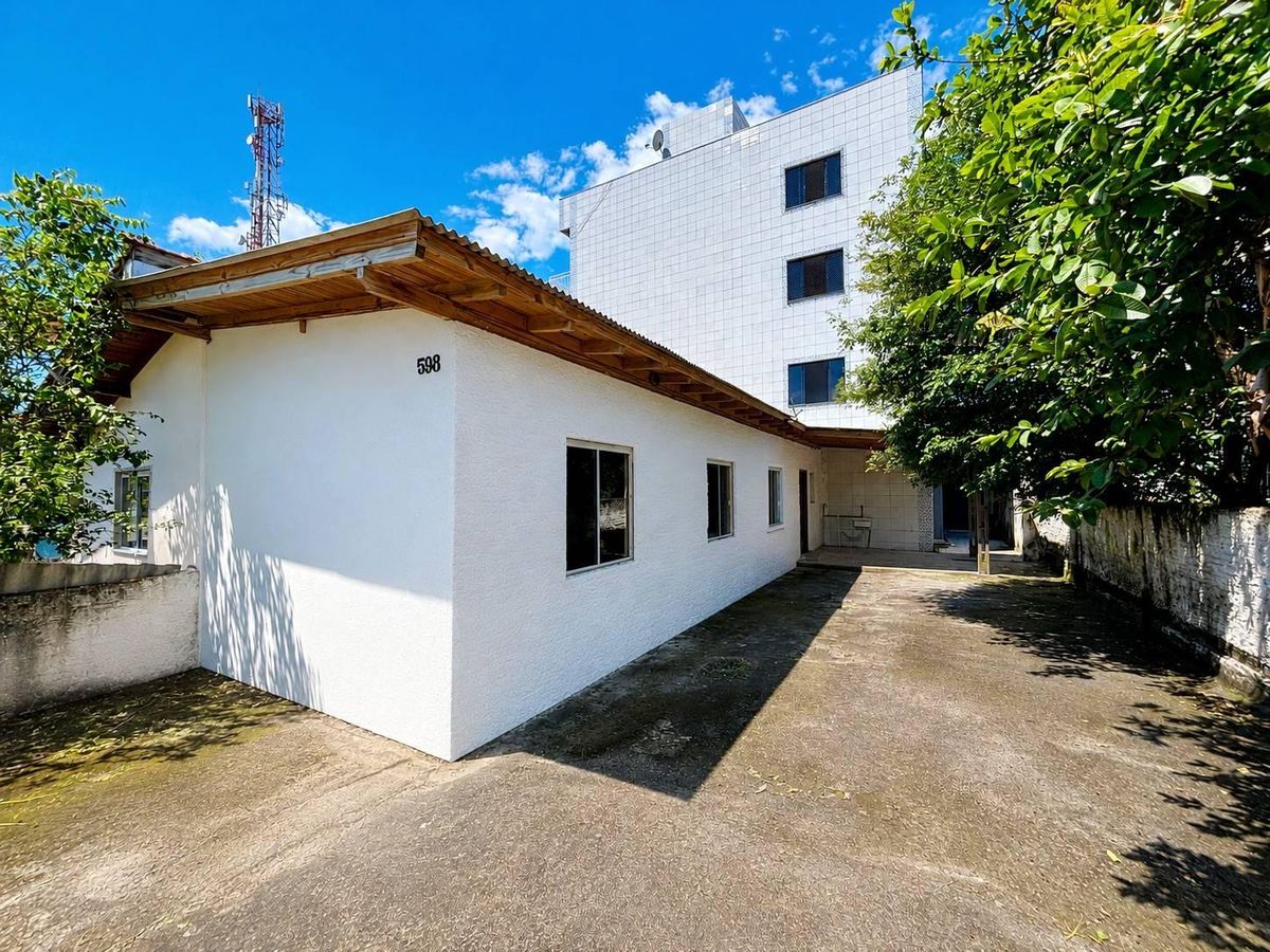 Casa próxima à Praia da Vila - Centro - Imbituba SC
