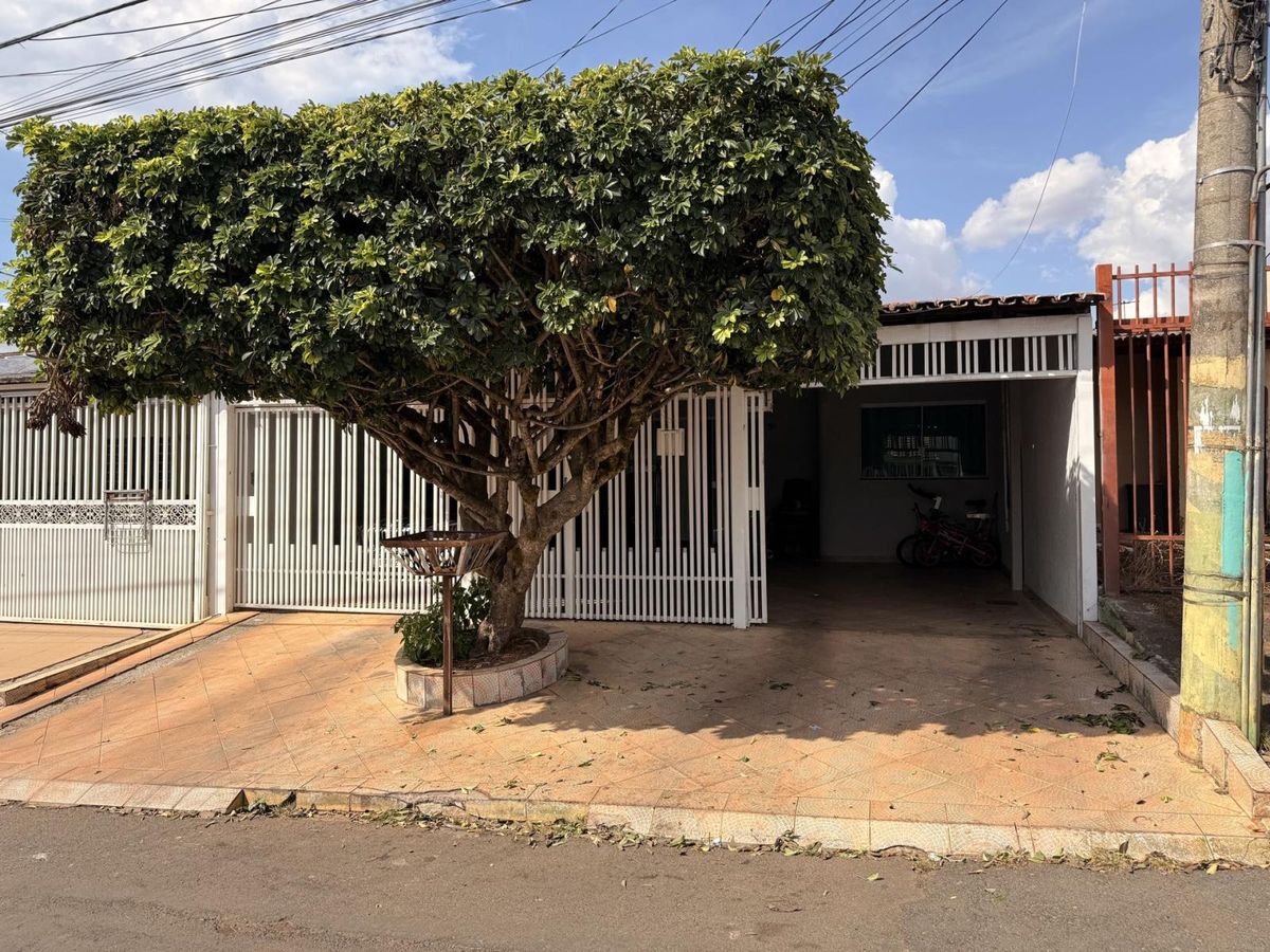 QNO 05 conjunto G - Casa em Ceilândia Norte (Ceilândia), Brasília - à venda - Milton Aparecido Correa