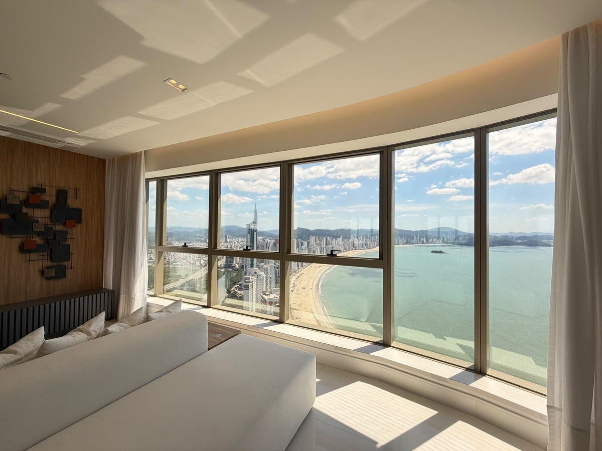 Apartamento andar alto mobiliado a venda no Yachthouse com 4 suítes, 3 vagas, 261m², Barra Sul, Balneário Camboriú - Apartamento em Centro, Balneário Camboriú - à venda - IMEX INVESTIMENTOS LTDA
