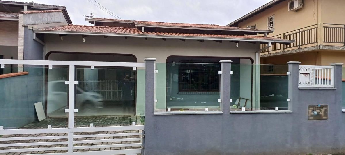 Casa com suíte + dois dormitórios à Venda, João Costa - Joinville - Casa em João Costa, Joinville - à venda - H7 Imóveis Ltda