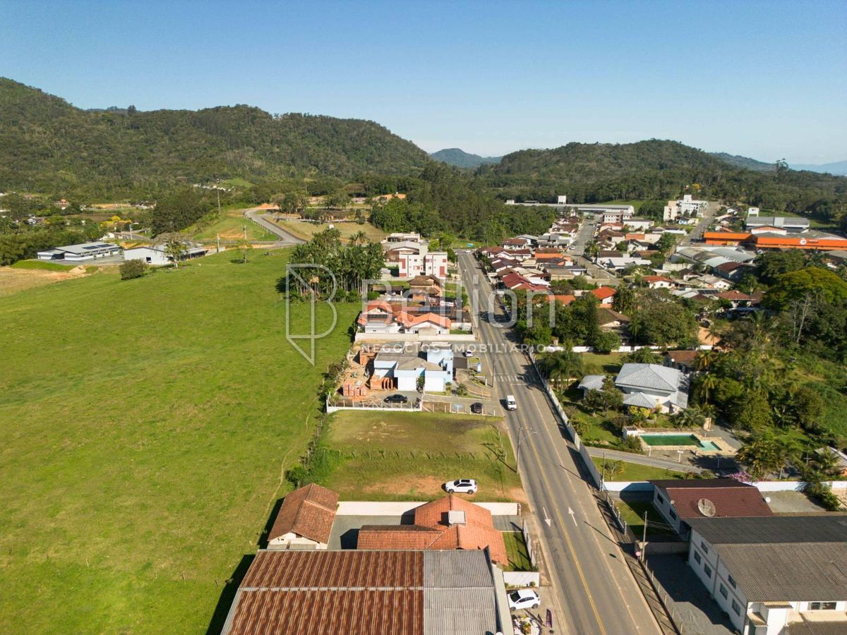 Casa com edícula à Venda em Rio dos Cedros/SC
