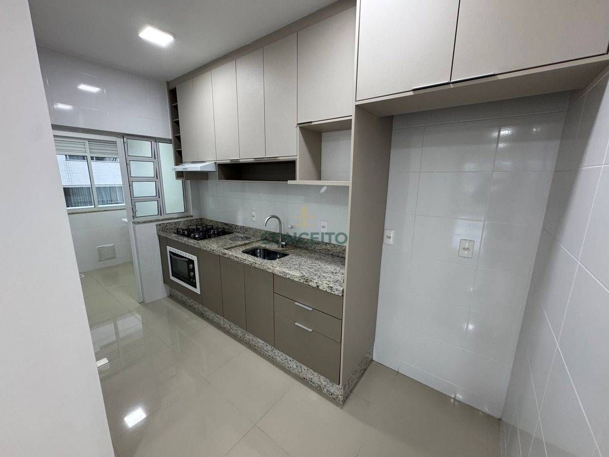 Apartamento para locação 3 Quartos (01 Suíte), Semimobiliado, 108 m² , no bairro Barreiros em São José/SC
