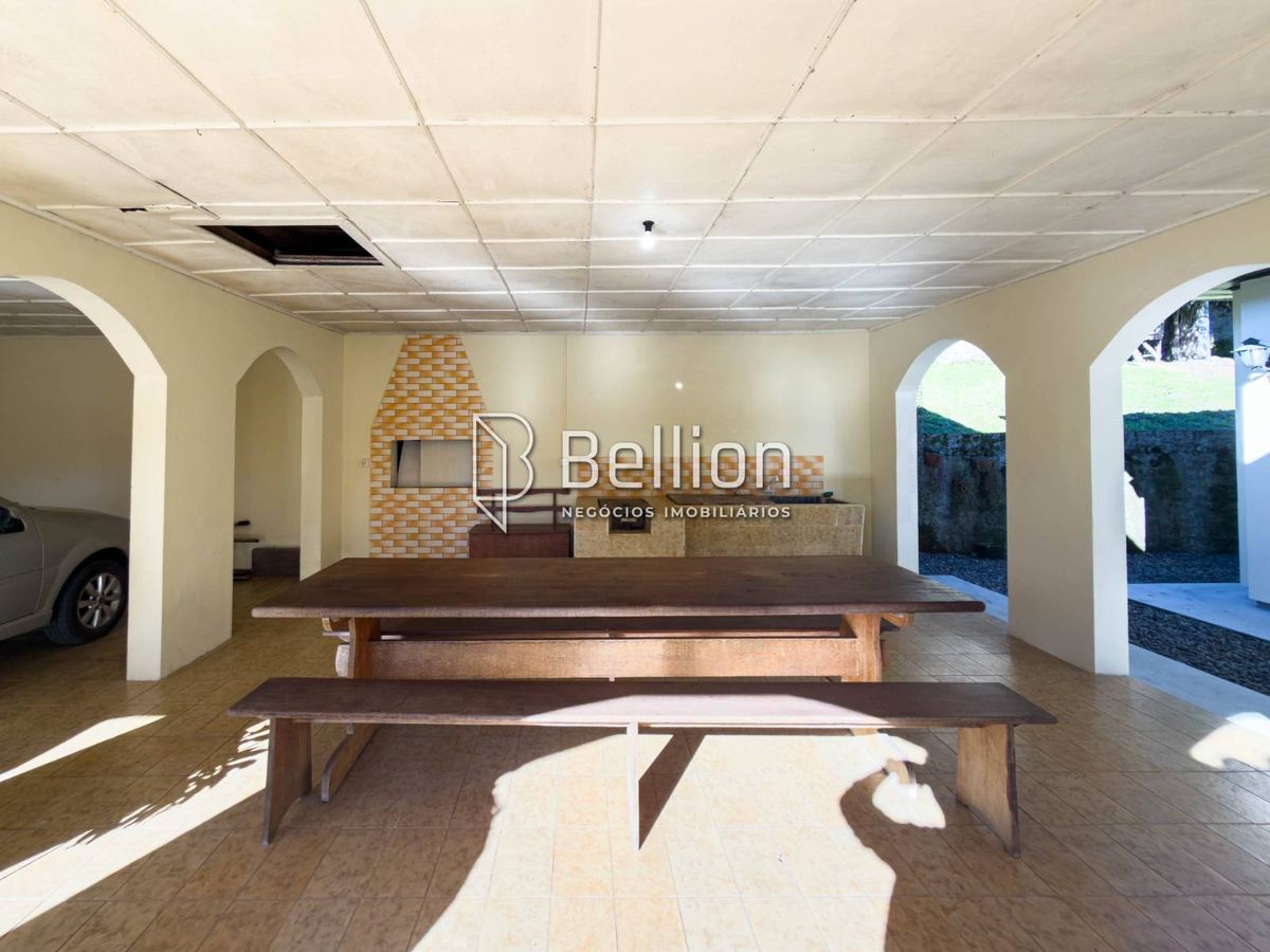 Casa Semi Mobiliada em Terreno de 1.550m² com Potencial Residencial e Comercial em Rodeio