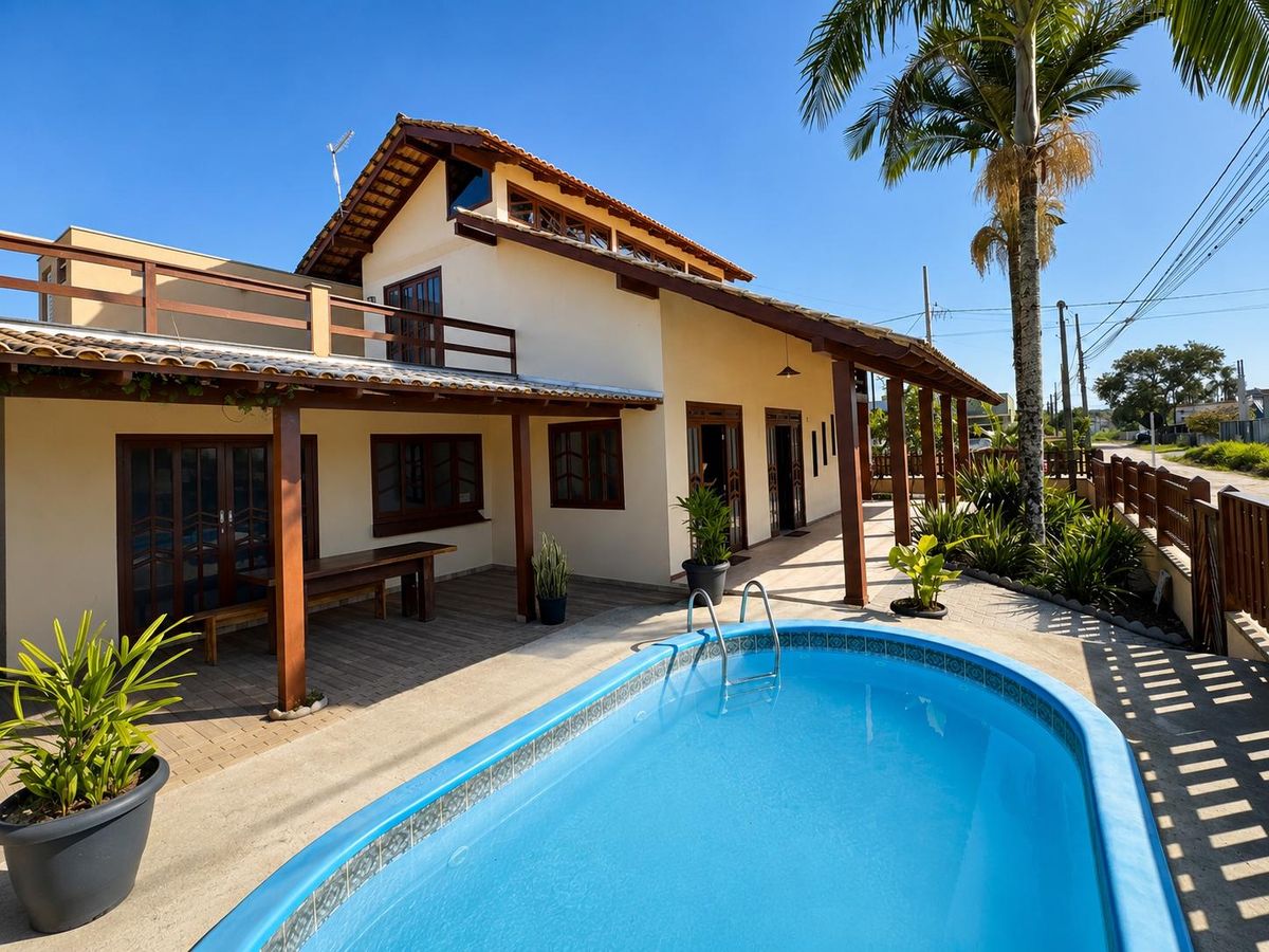 Sobrado de esquina, 03 dormitórios e piscina na Barra do Saí em Itapoá SC! - Sobrado em Barra do Sai, Itapoá - à venda - SBGLOBAL Imobiliária