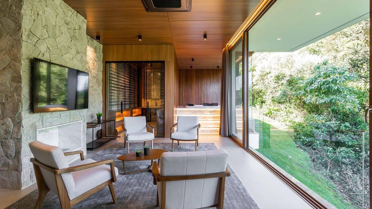 ALGUMAS CASAS SÃO BONITAS. OUTRAS SÃO ESPECIAIS. E EXISTEM AQUELAS QUE SIMPLESMENTE SÃO ÚNICAS - Casa de Condomínio em Aspen Moutain, Gramado - à venda - Praxer