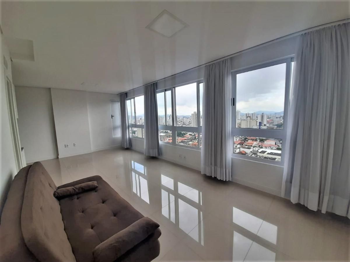 Loft para locação anual no centro de Itajaí, semi-mobiliado - Apartamento em Centro, Itajaí - para locação - Desc Imóveis