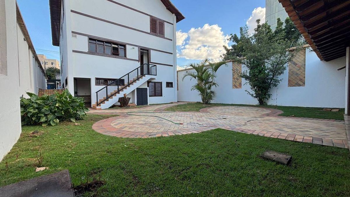 Casa Ampla com 8 Quartos e Estrutura Completa para Locação na Floresta - Casa em Santa Tereza, Belo Horizonte - para locação - EQUIPE1 NEGOCIOS LTDA