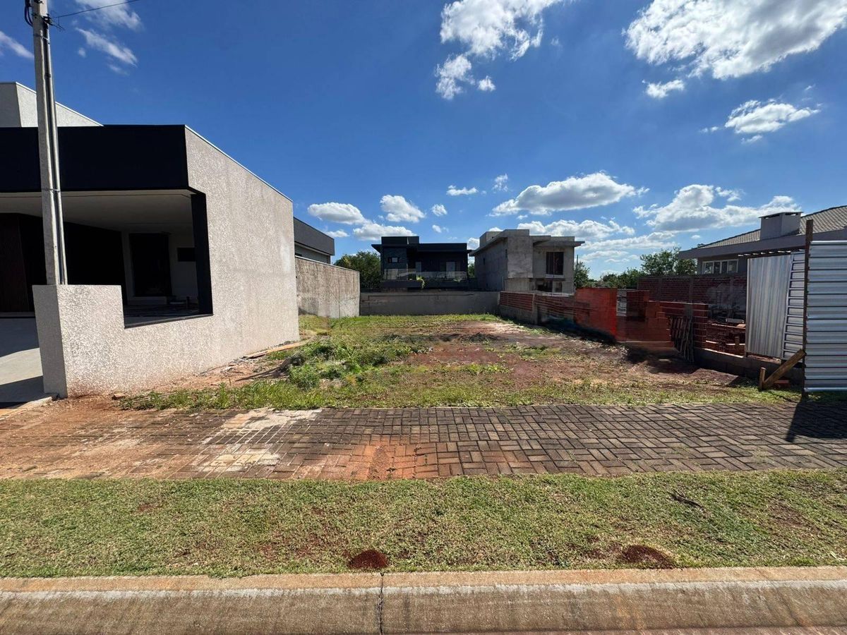 TERRENO A VENDA NO CONDOMÍNIO FECHADO IGUAÇU EM FOZ DO IGUAÇU - PR
