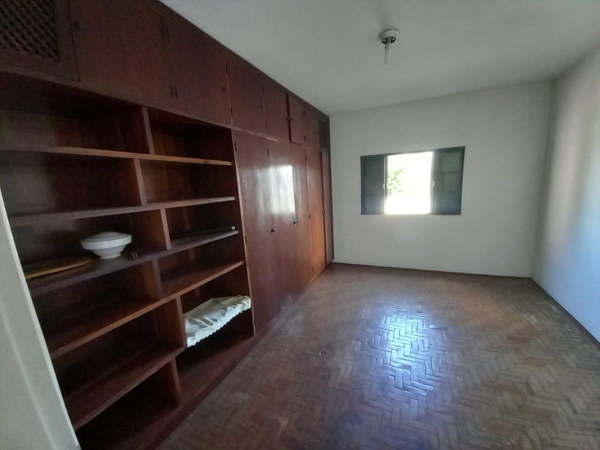 Casa 3 dormitórios, em excelente localização residencial ou comercial. Cômodos grandes, quintal amplo. Vila Santana em Valinhos., foto 5