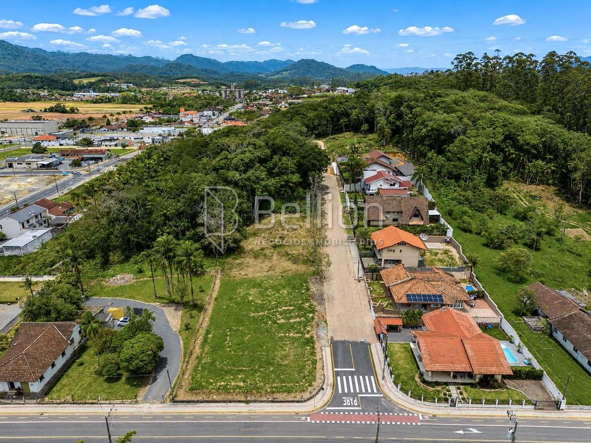 Terreno à Venda no Bairro Divinéia em Rio dos Cedros 455 m²