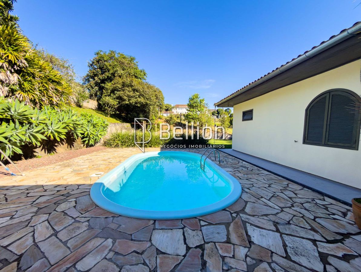 Casa Semi Mobiliada em Terreno de 1.550m² com Potencial Residencial e Comercial em Rodeio