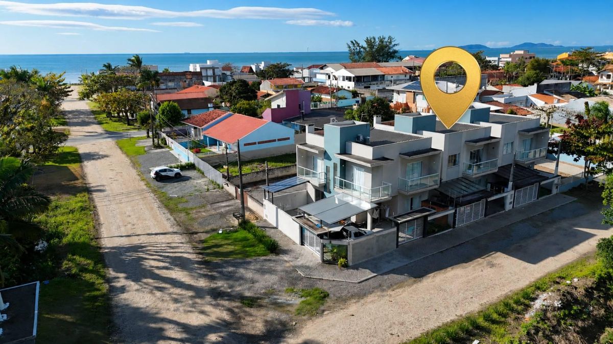 SOBRADO COM MÓVEIS PLANEJADOS A 210 METROS DA PRAIA EM ITAPOÁ SC - Sobrado em Barra do Sai, Itapoá - à venda - SBGLOBAL Imobiliária