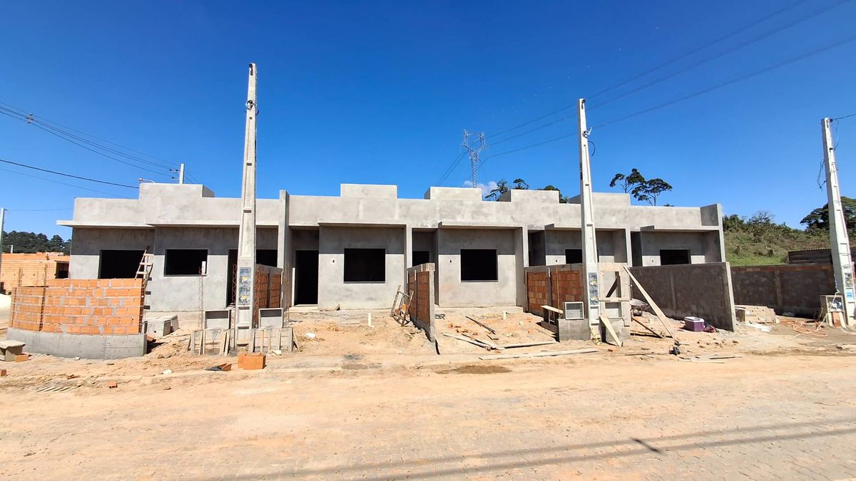 Casa geminada - Caixa D`Agua - Loteam. Fiori - Casa em Caixa D'Agua, Guaramirim - à venda - Guara Imóveis Ltda