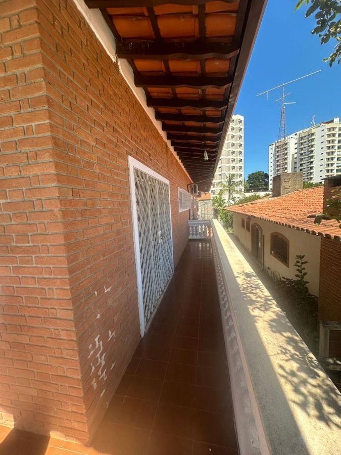 Casa comercial ou residencial em ótima localização no centro de Vinhedo AT:480m2, AC: 289,5m2. Espaços amplos, vagas de garagem e fácil acesso., foto 3