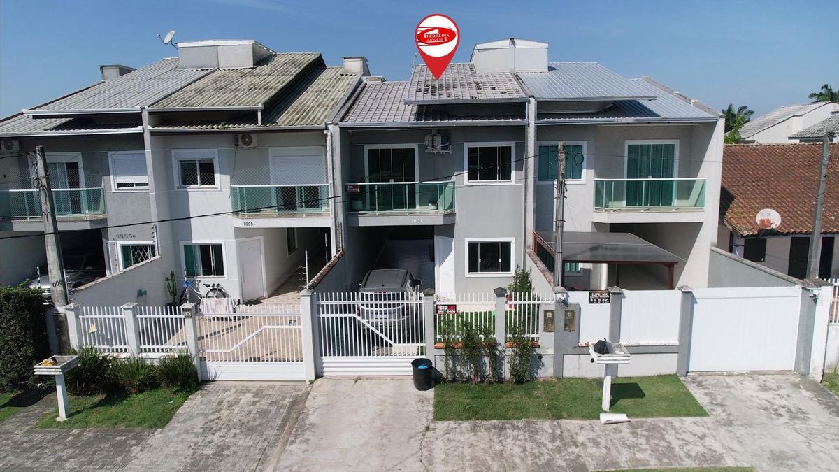 Sobrado bem Mobiliado - Sobrado em Piçarras, Guaratuba - à venda - Ferreira Imóveis