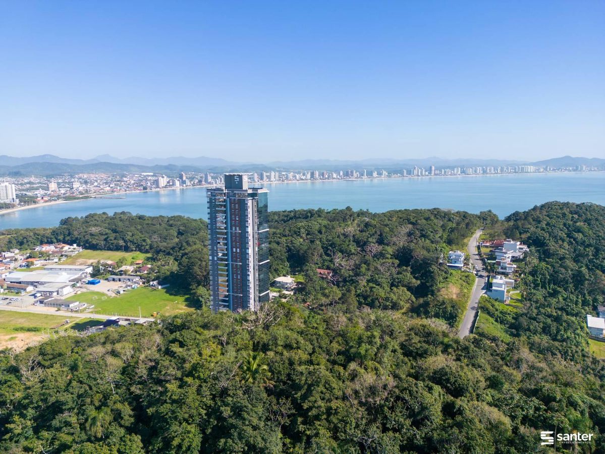 Apartamento com 3 quartos, no bairro Centro - Penha Cód. 98 214