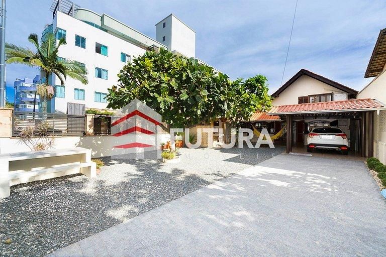 Casa para 10 pessoas com 4 quartos em Bombas, Bombinhas SC - Casa em Bombas, Bombinhas - para temporada - PAULA CRISTINA DA SILVA MINELLA NEGOCIOS IMOBILIARIOS LTDA