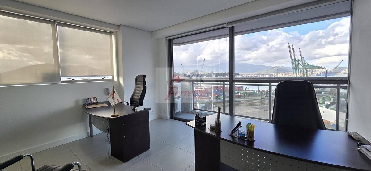 Sala comercial com 50,79m² mobiliada e climatizada Em edifício em Valongo, Santos/SP