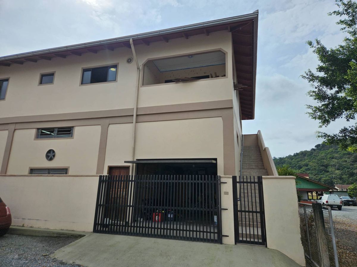 Casa REF 7044 - Casa em Centro, Guaramirim - para locação - HAUS IMÓVEIS LTDA