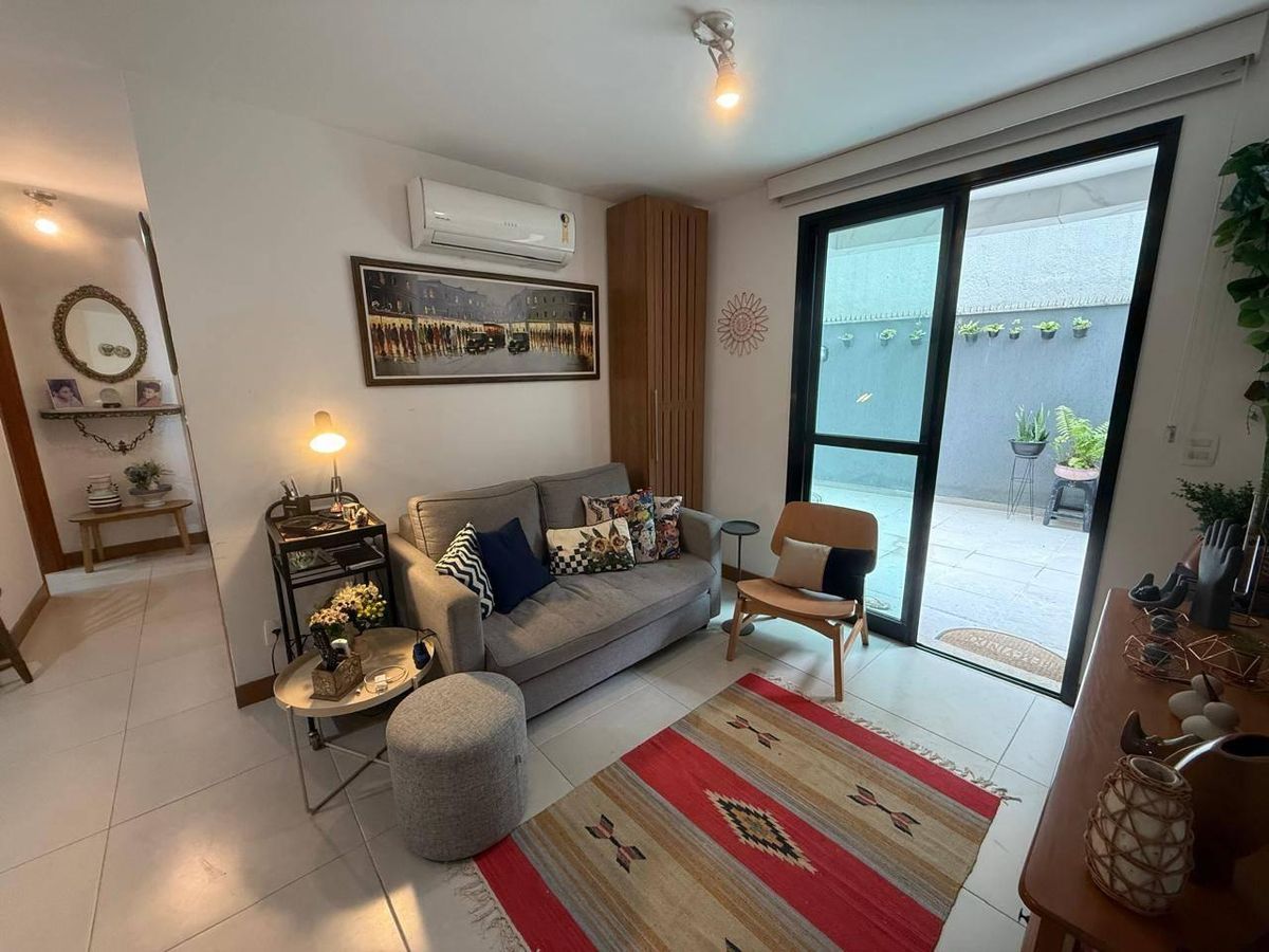 APARTAMENTO GARDEN SALA E QUARTO À VENDA NA TIJUCA – RUA JACEGUAI, JUNTO À PRAÇA VARNHAGEN, ESPAÇO EXTERNO PRIVATIVO E 1 VAGA NA ESCRITURA - Apartamento em Maracanã, Rio de Janeiro - à venda - MIGUEZ IMOBILIÁRIA