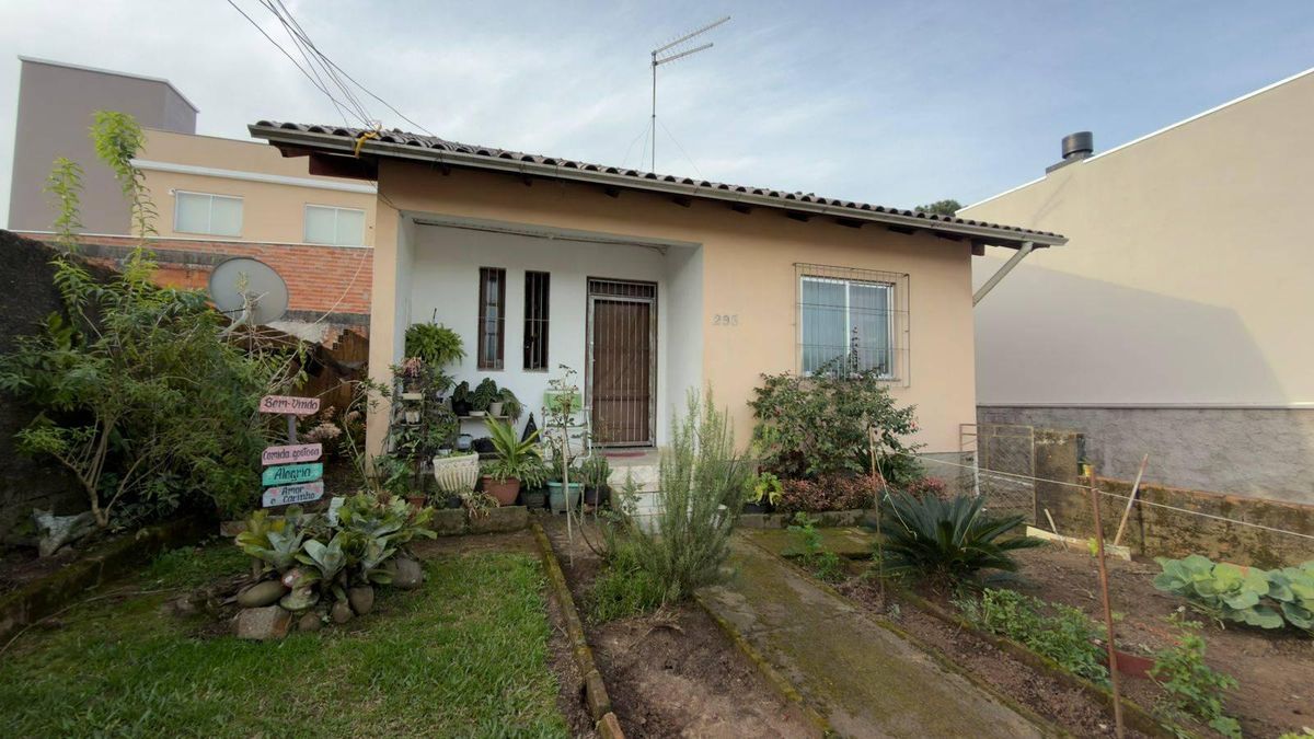 Casa com 3 quartos, Centro - Nova Santa Rita